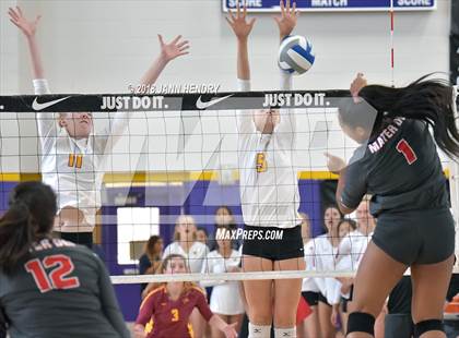 Thumbnail 3 in Torrey Pines vs. Mater Dei (Durango Fall Classic) photogallery.