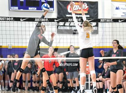 Thumbnail 3 in Torrey Pines vs. Mater Dei (Durango Fall Classic) photogallery.