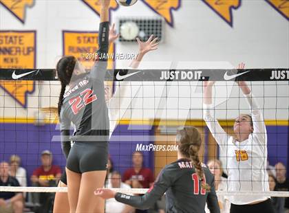 Thumbnail 1 in Torrey Pines vs. Mater Dei (Durango Fall Classic) photogallery.