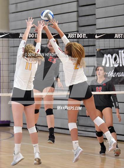 Thumbnail 2 in Torrey Pines vs. Mater Dei (Durango Fall Classic) photogallery.