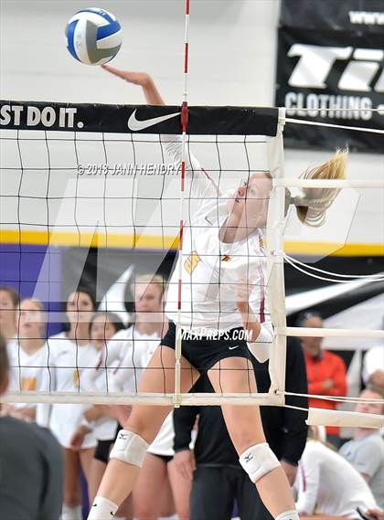 Thumbnail 1 in Torrey Pines vs. Mater Dei (Durango Fall Classic) photogallery.