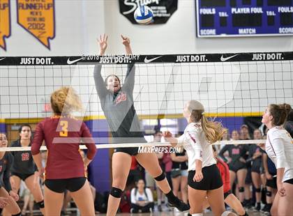 Thumbnail 2 in Torrey Pines vs. Mater Dei (Durango Fall Classic) photogallery.