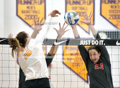 Thumbnail 2 in Torrey Pines vs. Mater Dei (Durango Fall Classic) photogallery.