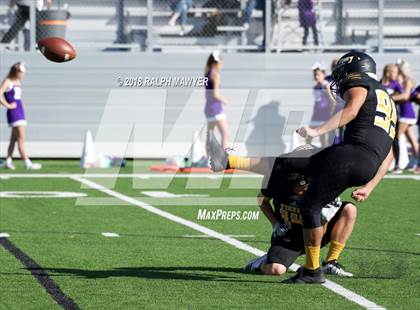 Thumbnail 1 in Sealy vs. Boerne (UIL 4A Area Playoff) photogallery.