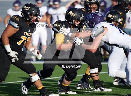 Thumbnail 2 in Sealy vs. Boerne (UIL 4A Area Playoff) photogallery.