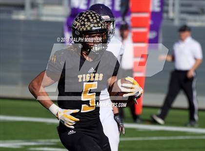 Thumbnail 2 in Sealy vs. Boerne (UIL 4A Area Playoff) photogallery.