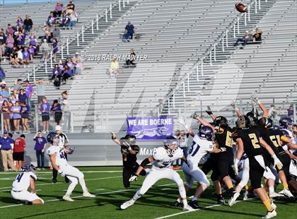 Thumbnail 1 in Sealy vs. Boerne (UIL 4A Area Playoff) photogallery.