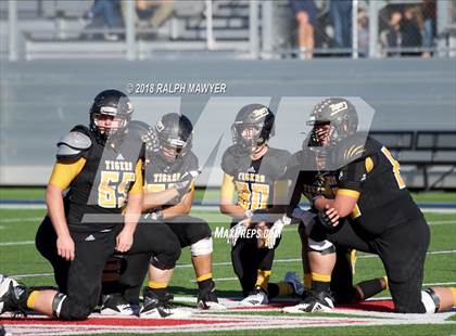 Thumbnail 1 in Sealy vs. Boerne (UIL 4A Area Playoff) photogallery.