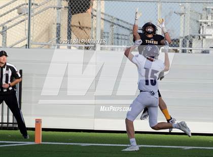 Thumbnail 2 in Sealy vs. Boerne (UIL 4A Area Playoff) photogallery.