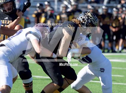 Thumbnail 1 in Sealy vs. Boerne (UIL 4A Area Playoff) photogallery.