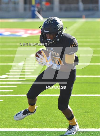 Thumbnail 1 in Sealy vs. Boerne (UIL 4A Area Playoff) photogallery.