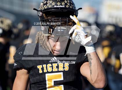 Thumbnail 2 in Sealy vs. Boerne (UIL 4A Area Playoff) photogallery.