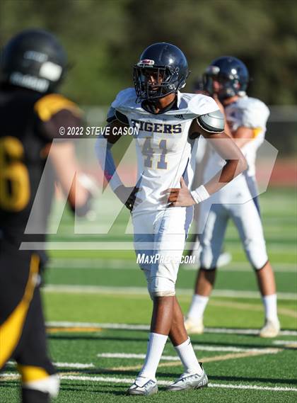 Thumbnail 2 in Inderkum @ Del Oro photogallery.