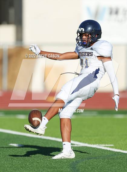 Thumbnail 3 in Inderkum @ Del Oro photogallery.