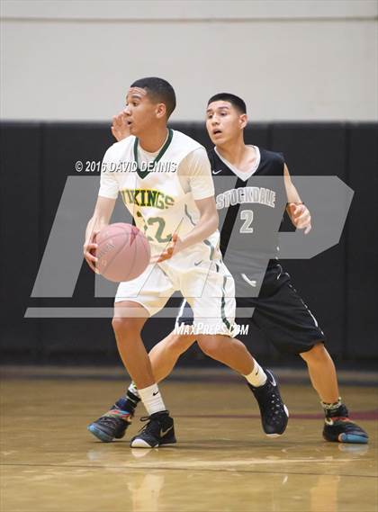 Thumbnail 1 in West vs. Stockdale photogallery.