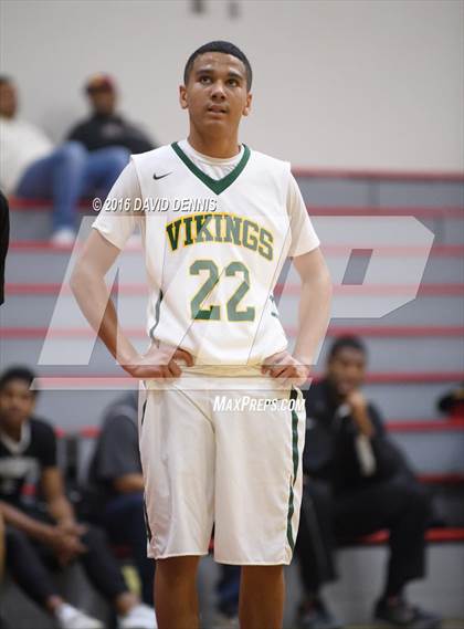Thumbnail 1 in West vs. Stockdale photogallery.