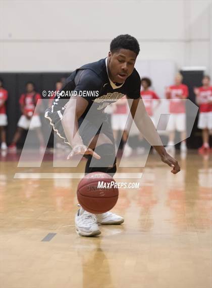 Thumbnail 3 in West vs. Stockdale photogallery.