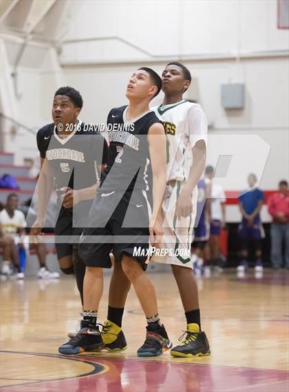 Thumbnail 2 in West vs. Stockdale photogallery.