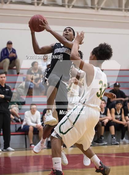 Thumbnail 2 in West vs. Stockdale photogallery.