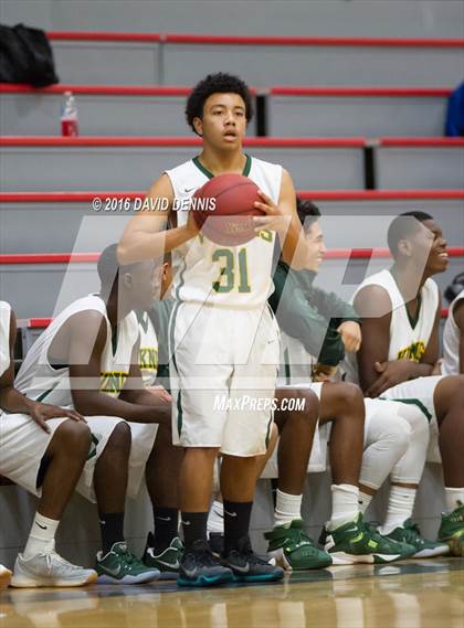 Thumbnail 1 in West vs. Stockdale photogallery.