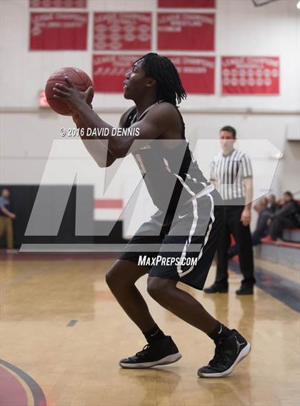 Thumbnail 2 in West vs. Stockdale photogallery.