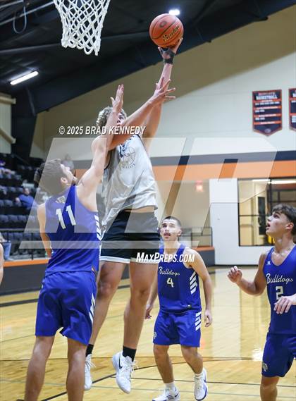 Thumbnail 3 in Broaddus @ Gary (Scrimmage) photogallery.