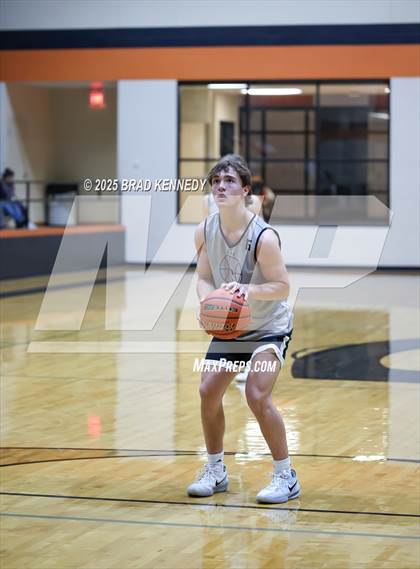 Thumbnail 1 in Broaddus @ Gary (Scrimmage) photogallery.