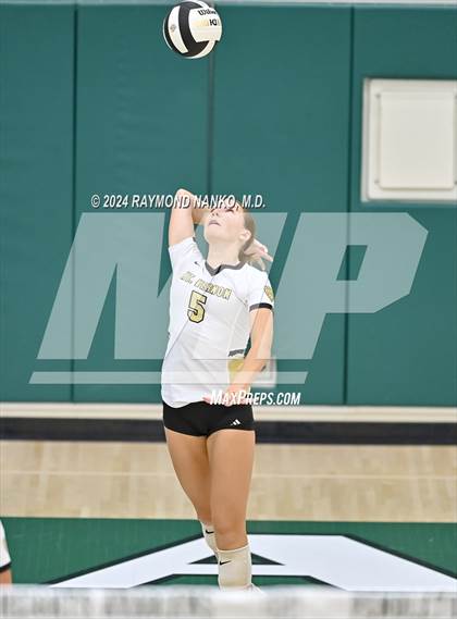 Thumbnail 3 in Richmond vs Mt Vernon (IHSAA 4A Section 39 Round 1) photogallery.