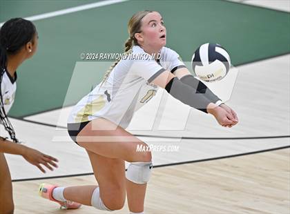 Thumbnail 3 in Richmond vs Mt Vernon (IHSAA 4A Section 39 Round 1) photogallery.