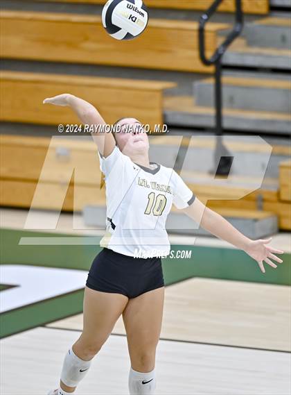Thumbnail 2 in Richmond vs Mt Vernon (IHSAA 4A Section 39 Round 1) photogallery.