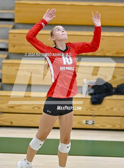 Thumbnail 1 in Richmond vs Mt Vernon (IHSAA 4A Section 39 Round 1) photogallery.