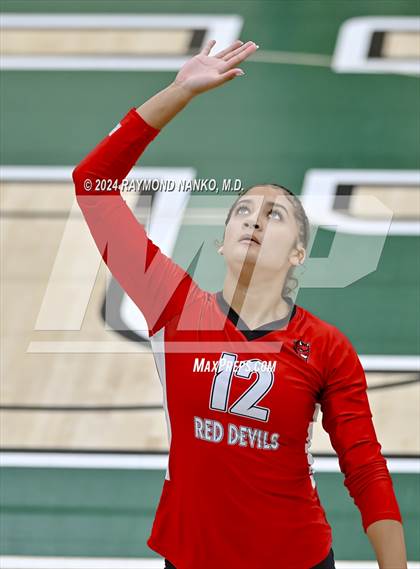 Thumbnail 1 in Richmond vs Mt Vernon (IHSAA 4A Section 39 Round 1) photogallery.