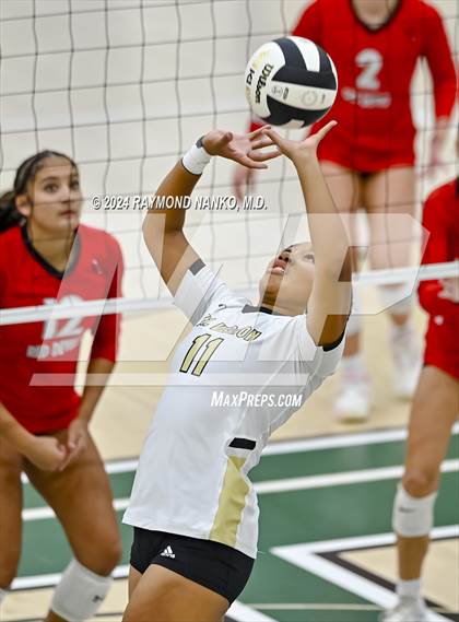 Thumbnail 1 in Richmond vs Mt Vernon (IHSAA 4A Section 39 Round 1) photogallery.