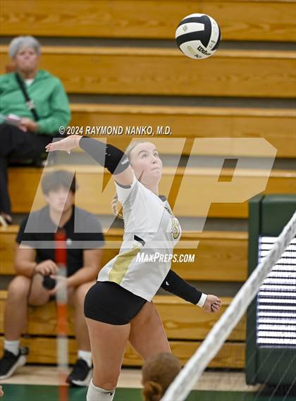 Thumbnail 2 in Richmond vs Mt Vernon (IHSAA 4A Section 39 Round 1) photogallery.