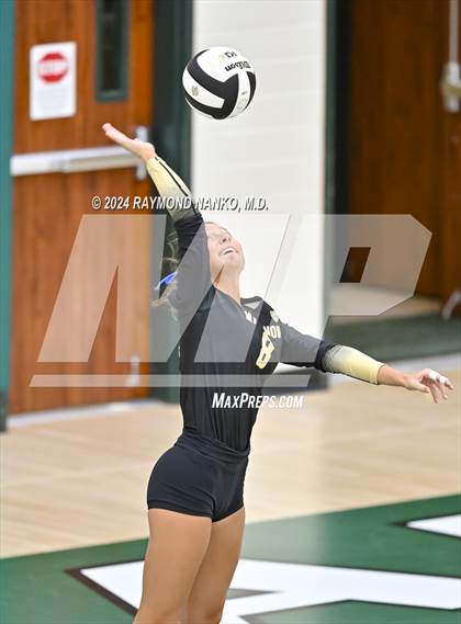 Thumbnail 1 in Richmond vs Mt Vernon (IHSAA 4A Section 39 Round 1) photogallery.