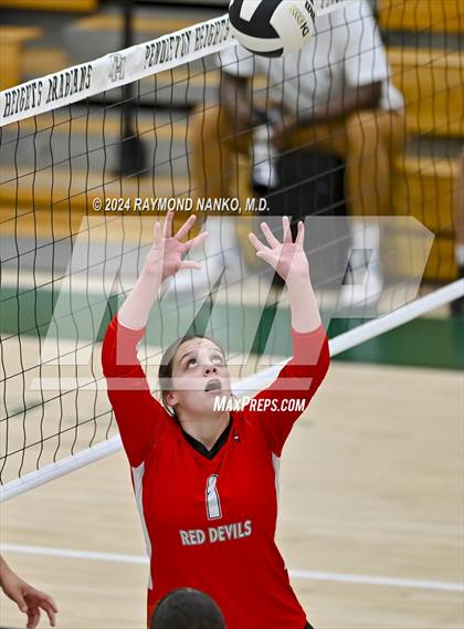 Thumbnail 1 in Richmond vs Mt Vernon (IHSAA 4A Section 39 Round 1) photogallery.