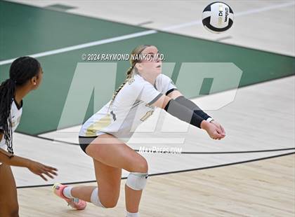 Thumbnail 1 in Richmond vs Mt Vernon (IHSAA 4A Section 39 Round 1) photogallery.