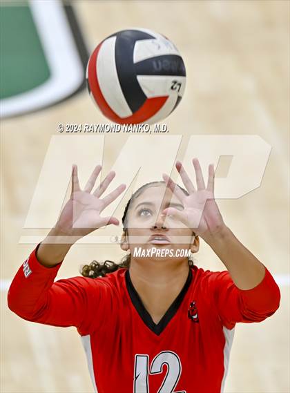 Thumbnail 2 in Richmond vs Mt Vernon (IHSAA 4A Section 39 Round 1) photogallery.