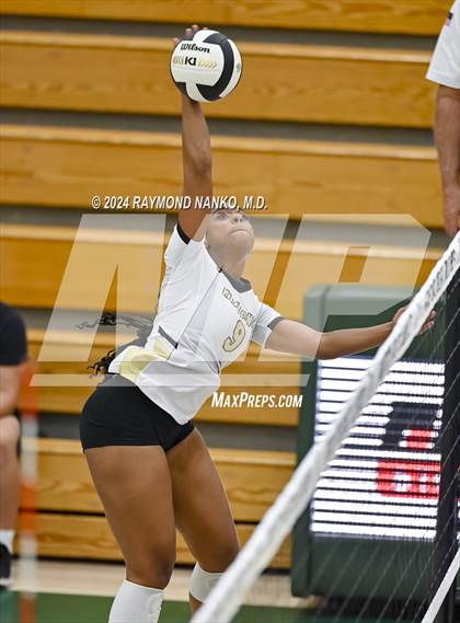 Thumbnail 2 in Richmond vs Mt Vernon (IHSAA 4A Section 39 Round 1) photogallery.
