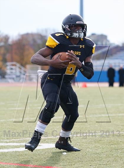 Thumbnail 2 in St. Anthony's vs. Chaminade (CHSFL Class AAA Final) photogallery.