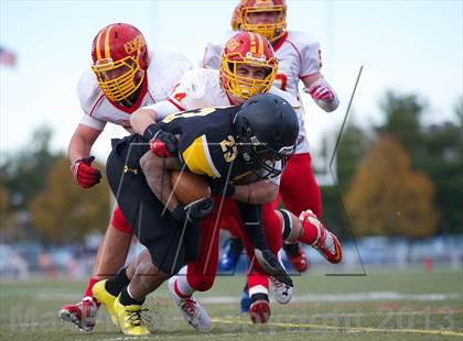 Thumbnail 3 in St. Anthony's vs. Chaminade (CHSFL Class AAA Final) photogallery.