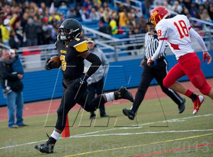 Thumbnail 1 in St. Anthony's vs. Chaminade (CHSFL Class AAA Final) photogallery.