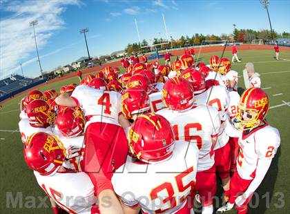 Thumbnail 1 in St. Anthony's vs. Chaminade (CHSFL Class AAA Final) photogallery.