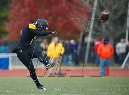 Thumbnail 2 in St. Anthony's vs. Chaminade (CHSFL Class AAA Final) photogallery.