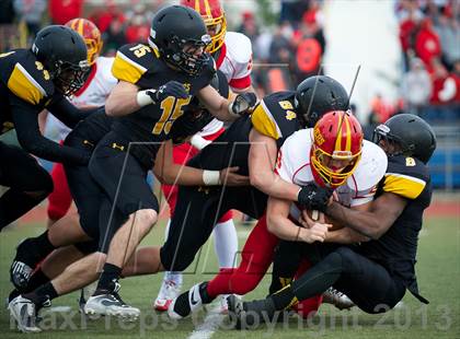 Thumbnail 3 in St. Anthony's vs. Chaminade (CHSFL Class AAA Final) photogallery.