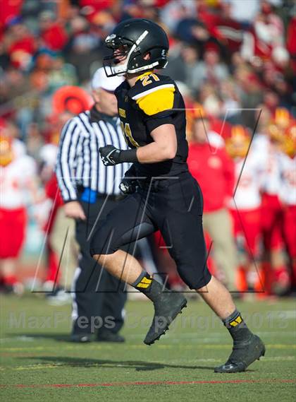 Thumbnail 2 in St. Anthony's vs. Chaminade (CHSFL Class AAA Final) photogallery.