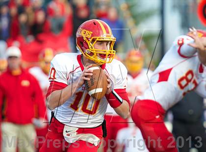 Thumbnail 3 in St. Anthony's vs. Chaminade (CHSFL Class AAA Final) photogallery.