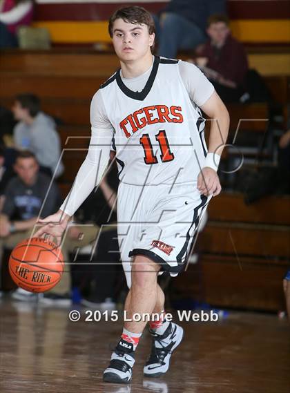 Thumbnail 3 in Edgemont vs Tuckahoe (Coaches vs Cancer Super Classic) photogallery.
