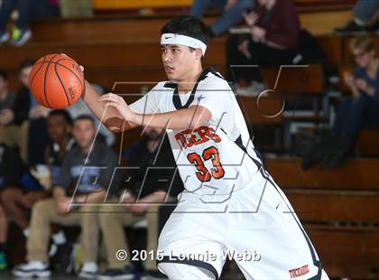 Thumbnail 1 in Edgemont vs Tuckahoe (Coaches vs Cancer Super Classic) photogallery.