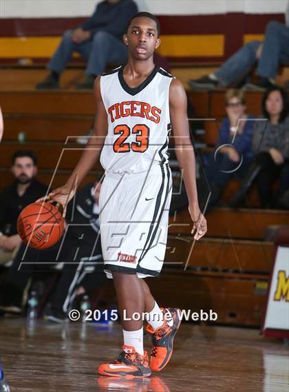 Thumbnail 1 in Edgemont vs Tuckahoe (Coaches vs Cancer Super Classic) photogallery.